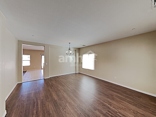 Photo - 132 W Calle Bayeta