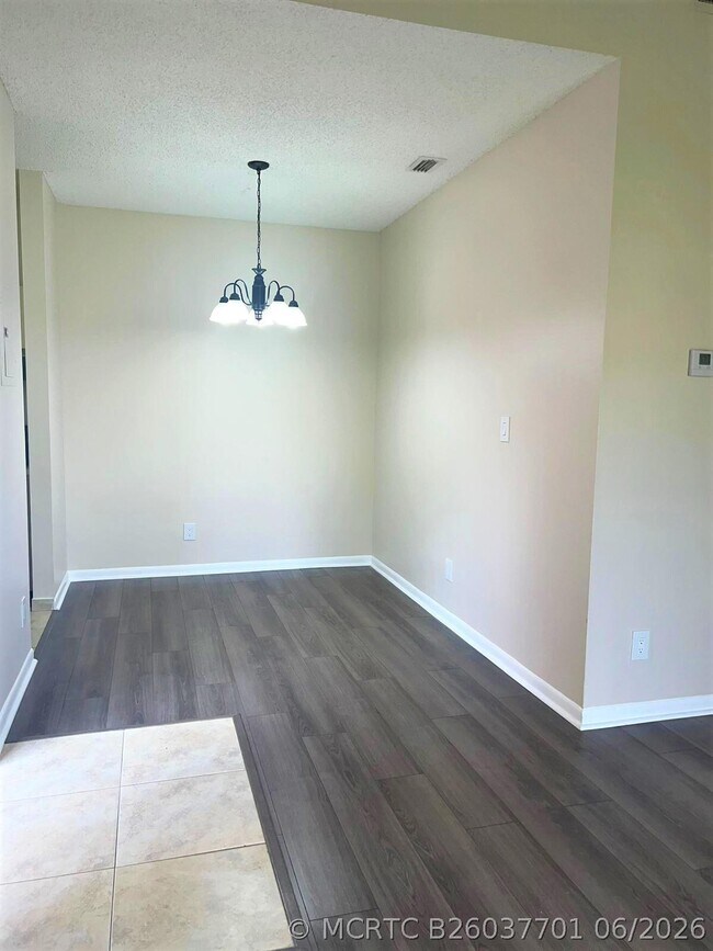 Photo - 751 Cypress Ln Unit L7