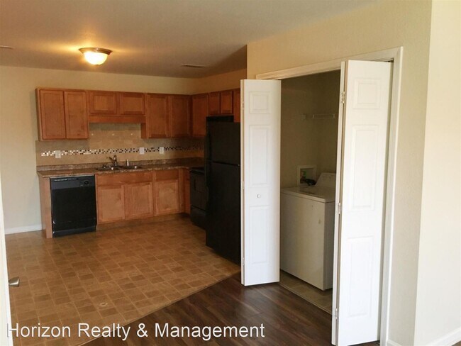 Photo - 2 br, 1 bath House - 512 Luxury Drive #A