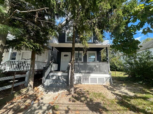 Building Photo - Huge, Newly Renovated House in Asbury Park!