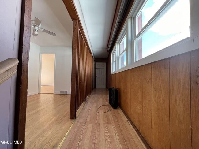 Photo - 1725 Union St