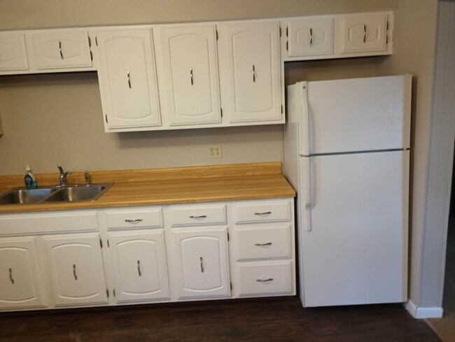Photo - 711 Vulcan St Apartments Unit 4
