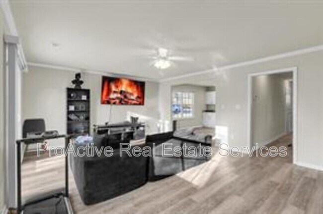 Photo - 223 N 7th St