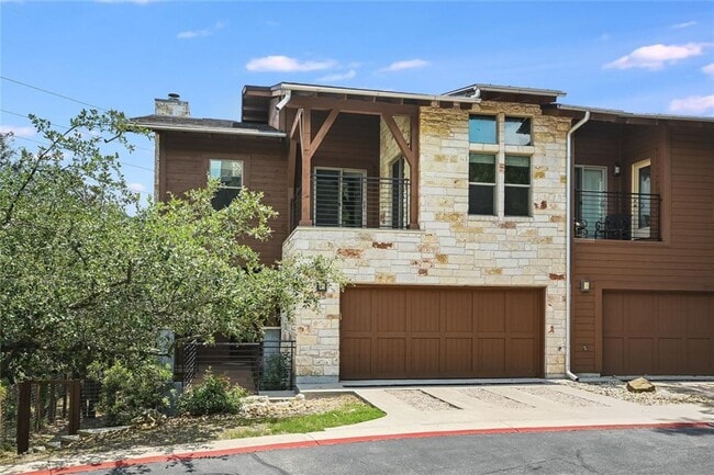 Building Photo - Lovely Hillside Condo on 2222