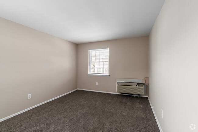 2BR, 2BA - 1,020SF - Primary Bedroom