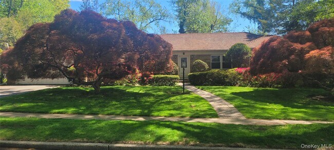Photo - 15 Somerset Dr S