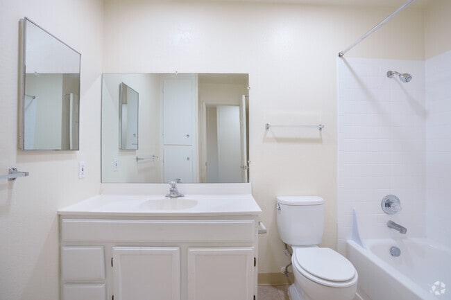 1 habitación, 1 baño - 500 pies cuadrados - Unidad nueva - Baño