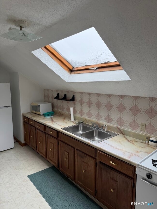 Photo - 183 Columbia St Unit 3rd Floor