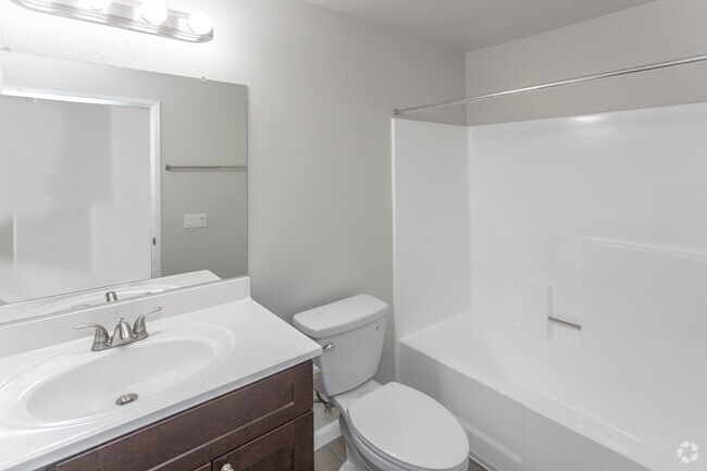 2HAB, 2BA - 999 ft²