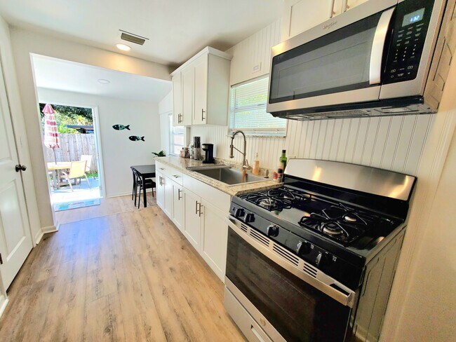 Photo - 254 40th St N