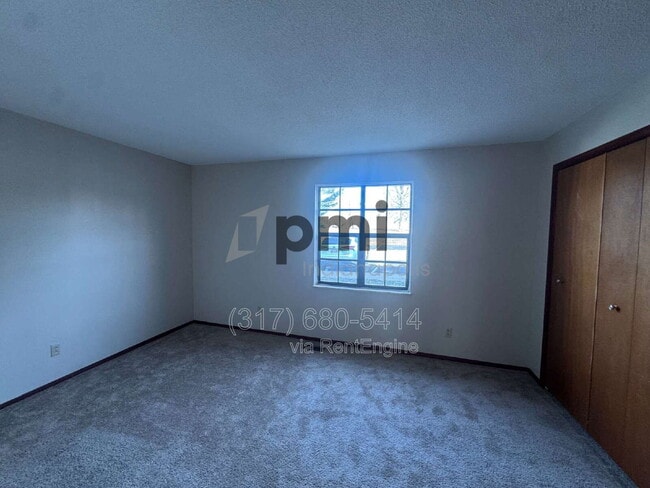 Photo - 90 Stornoway Dr W