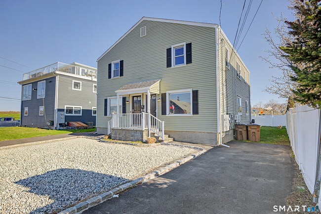 Photo - 85 Iroquois Rd