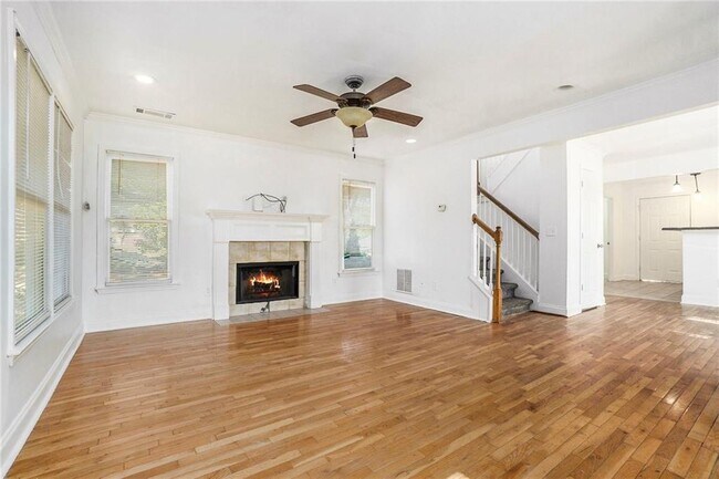 Photo - 719 Magnolia St NW