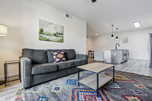Building Photo - 6610 N 93rd Ave Unit ID1055529P Rental