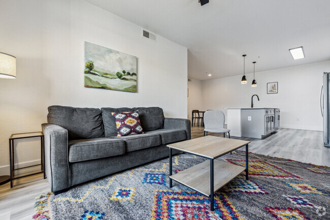 Building Photo - 6610 N 93rd Ave Unit ID1055529P Rental