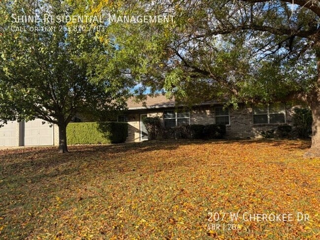 Photo - 207 W Cherokee Dr