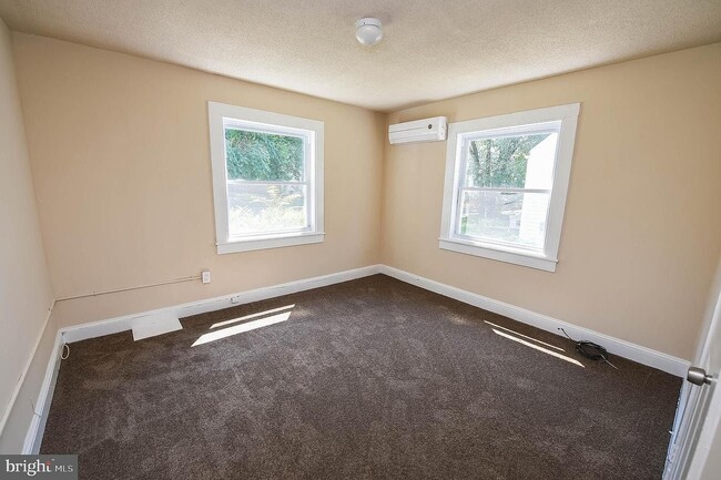 Photo - 1014 Cecil St