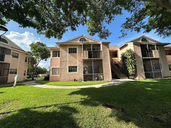 Photo - 641 Cypress Lake Blvd Unidad K18