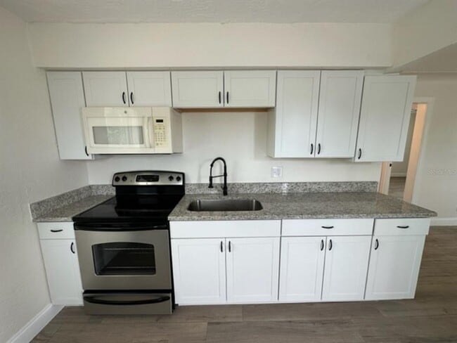 Photo - 1110 16th St S