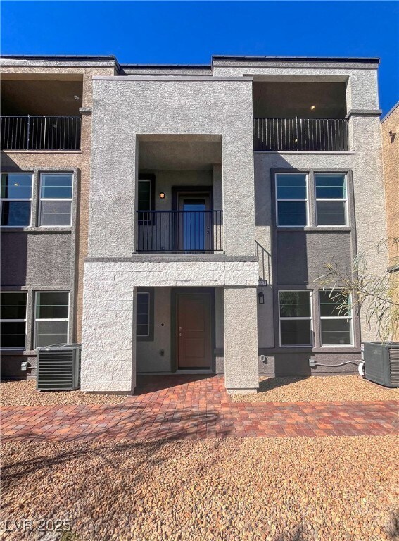 Photo - 8683 Luxuriant Ave