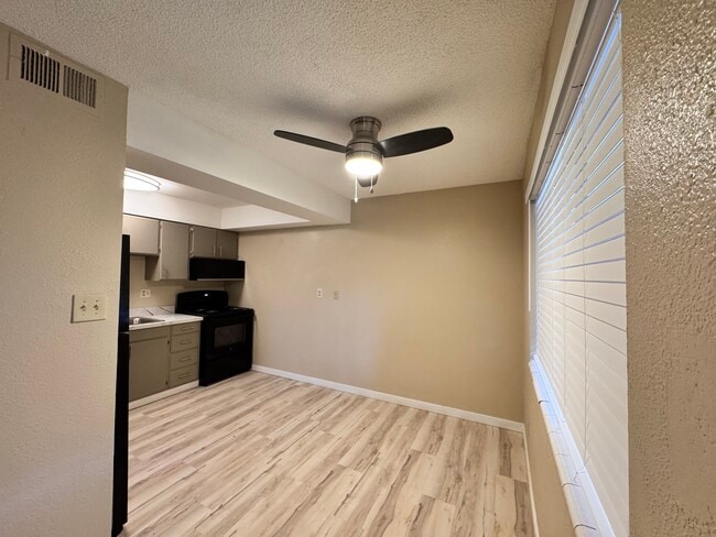 Photo - Royal Oak Apartments