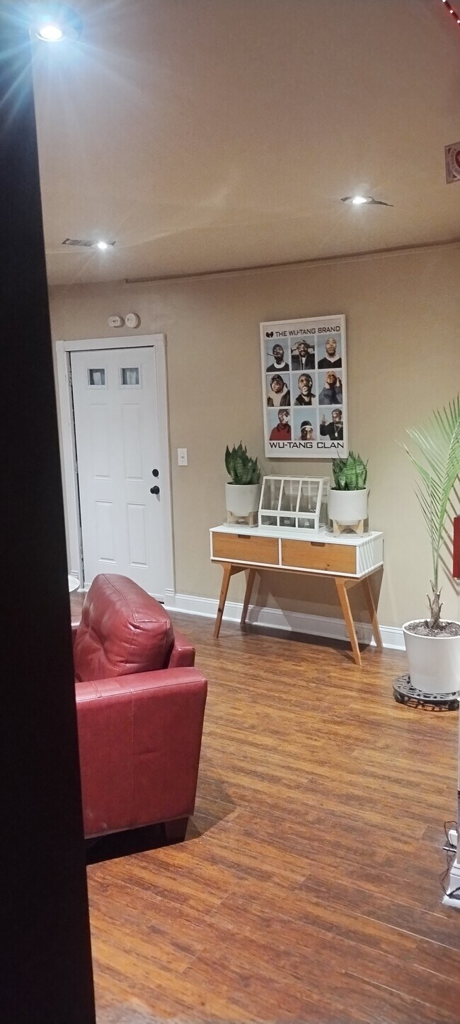 Photo - 3306 Powhatan Ave Apartamentos Unidad 2nd floor south