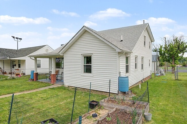 Photo - Spacious 5-Bedroom Home Near Radford University