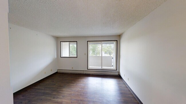 Photo - 5117-5144 44 St Unit 301