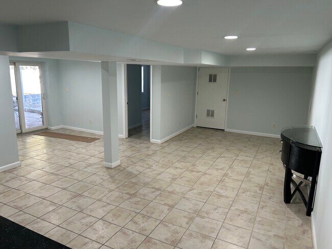 Photo - 5313 Flanders Ave