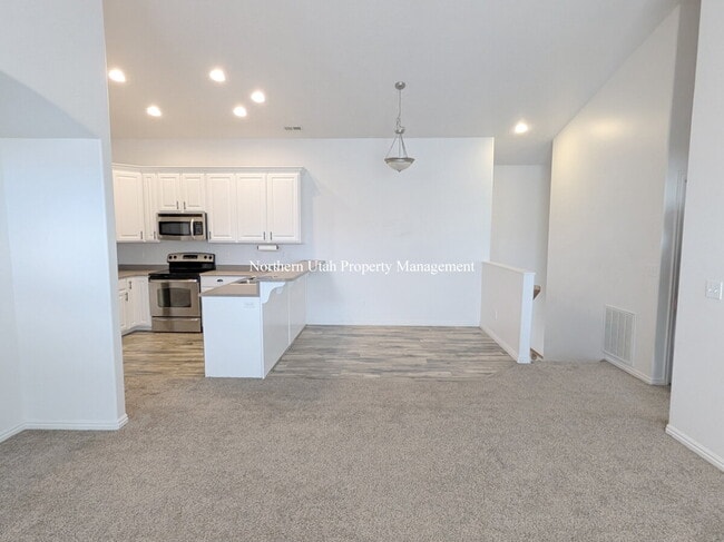 Photo - 2 Bed, 2 Bath, Garage, HVAC