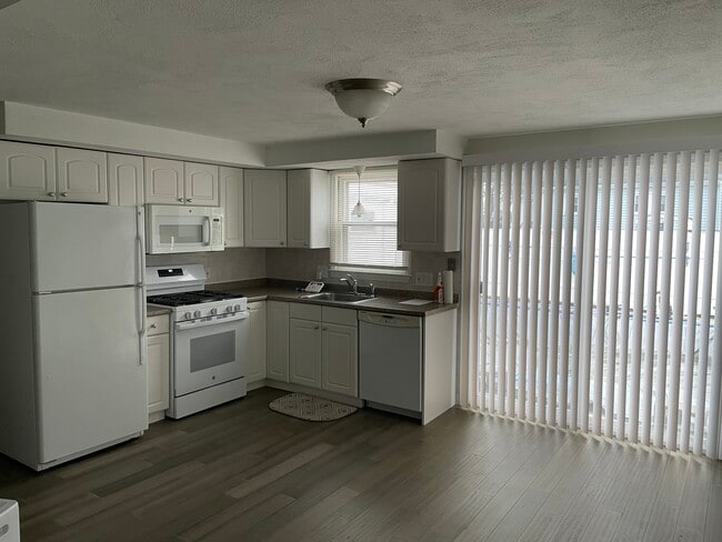 Building Photo - 88 Eustis St Unit 1st fl