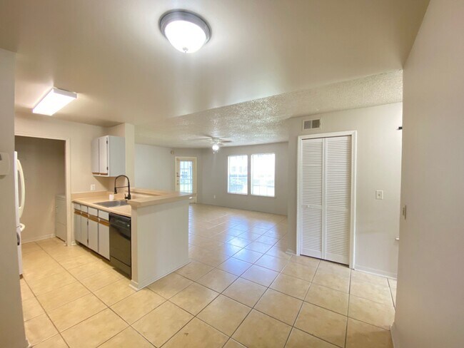 Photo - 6100 Westgate Dr