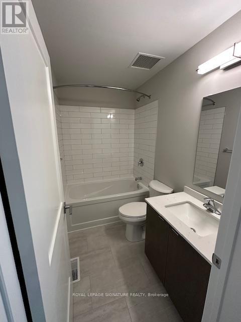 Photo - 708 Woolwich St