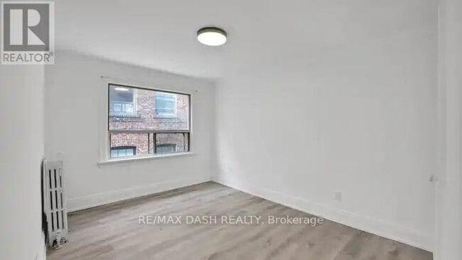 Photo - 917 St Clair Ave W Unit 30