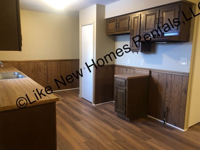 Photo - 4440 Shubert Ave