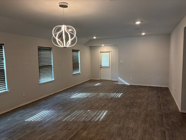 Photo - 103 Pecos Dr