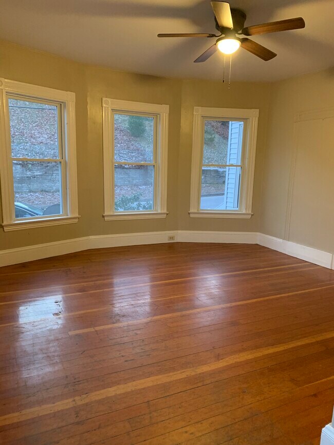 41 Gamage Ave Apartments Unit 2 Auburn, ME