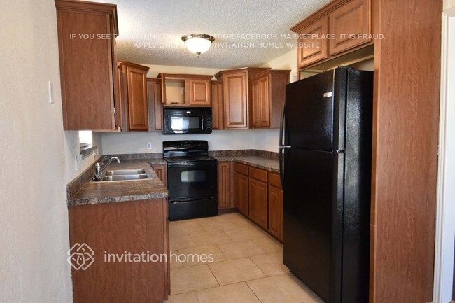 Photo - 709 W Lynn Creek Dr