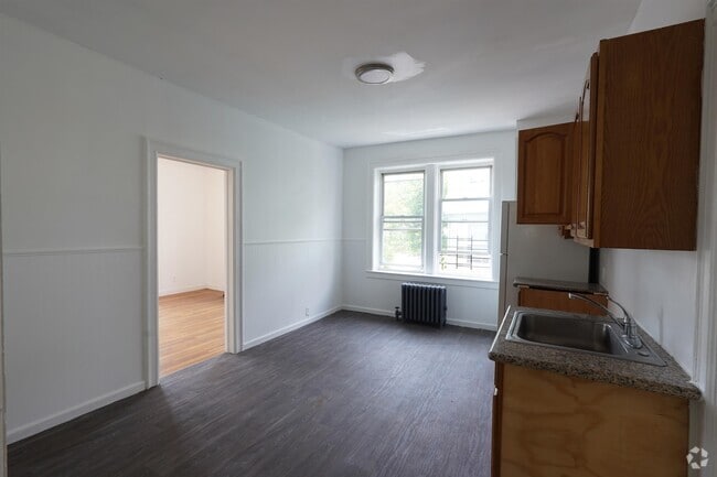Building Photo - 573 Ave E Unit 4 Rental