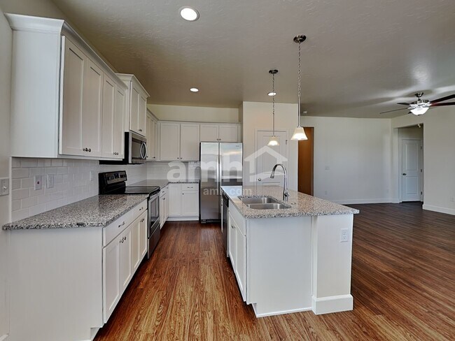 Photo - 3492 S Bartlett Ave