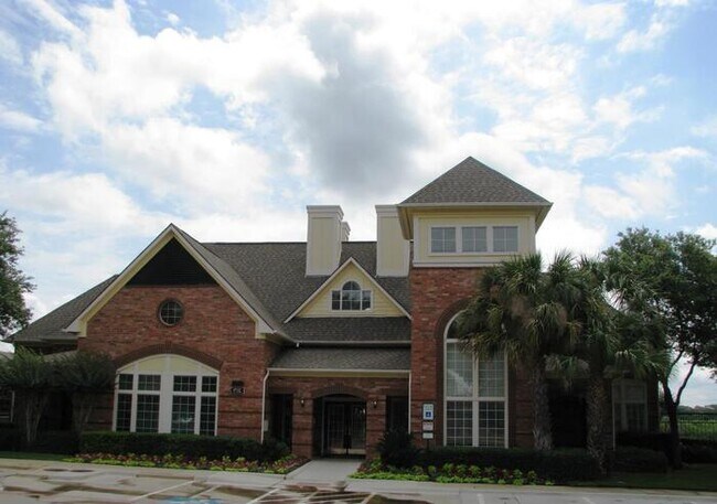 Photo - 2175 N Hwy 360 Unidad c1