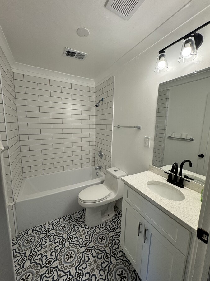Photo - 6474 Sage St