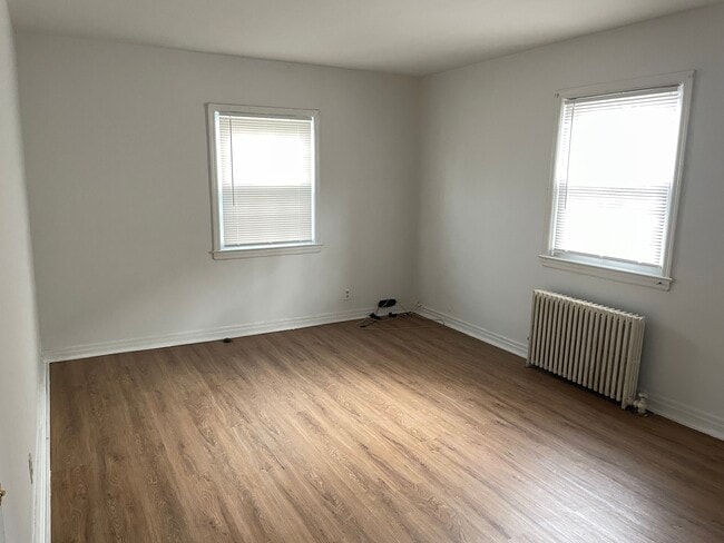 Sala de estar - 365 Concord Ave Unidad B