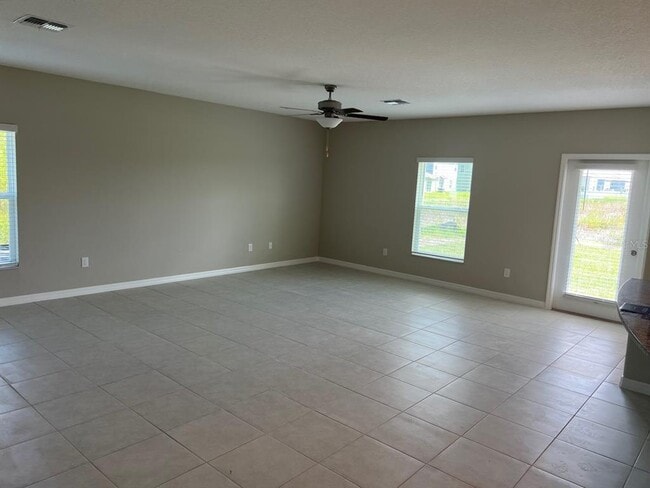 Photo - 580 Royal Empress Dr