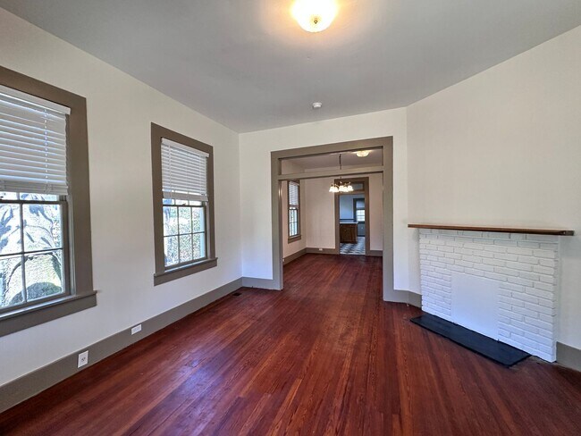 Photo - 702 Fort Dale Rd