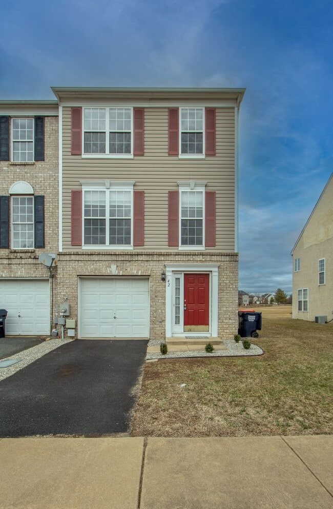 Photo - Great Views Overlooking the Golf Course - Large 3 Bedroom End unit TownHouse