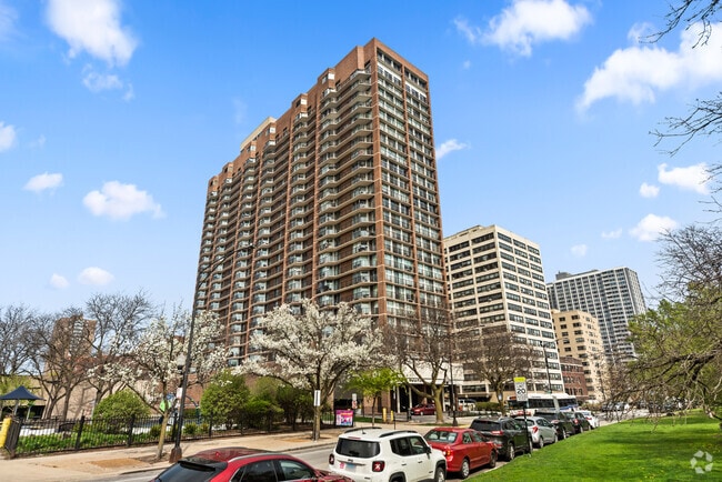 Building Photo - 4170 N Marine Dr Unit 6L Rental