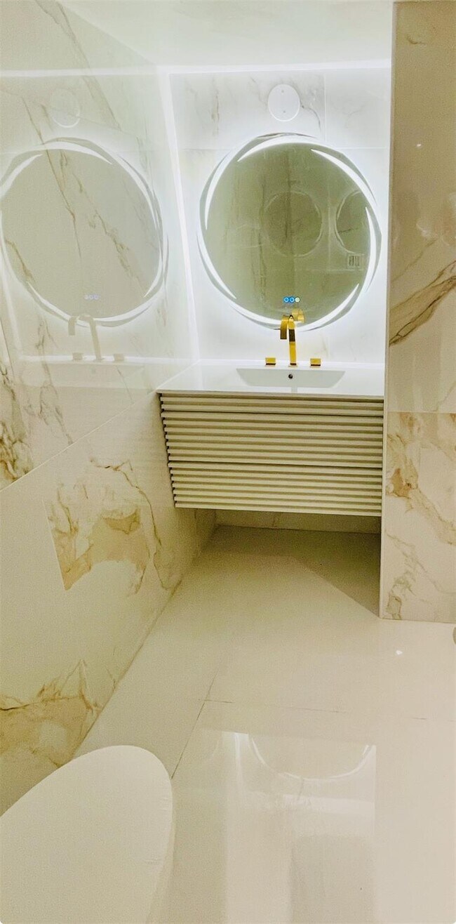 Photo - 3125 Oakland Shores Dr Unit B203