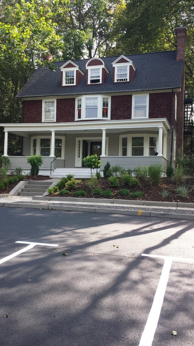 Photo - 115 Dewitt Pl Unit 115