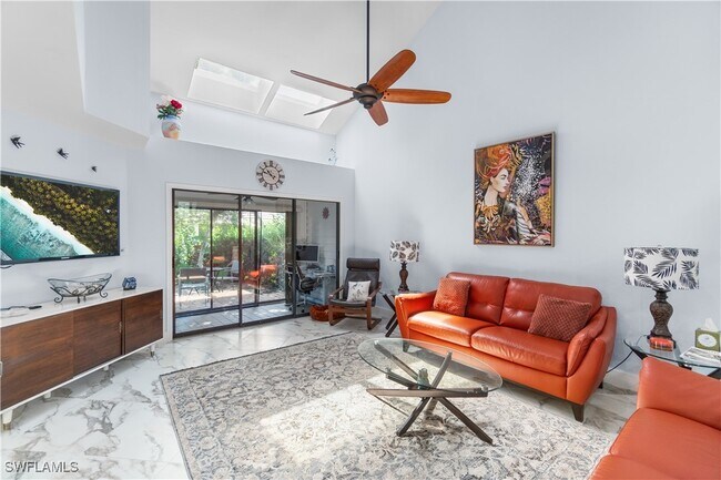 Photo - 4018 Crayton Rd Unit B2